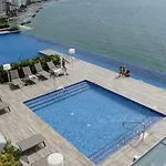 Luxury Apartemt Bay Front 1Bed 2703